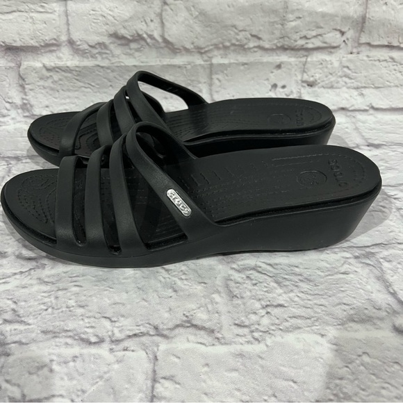 Crocs Double Strap Black Women’s Sandals Size 11 stacked heel - Picture 1 of 7